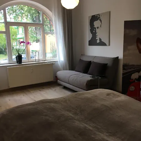 Gemuetliche Im Erdgeschoss- Jenaer Strasse *