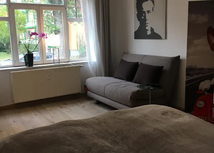 Gemuetliche Im Erdgeschoss- Jenaer Strasse *