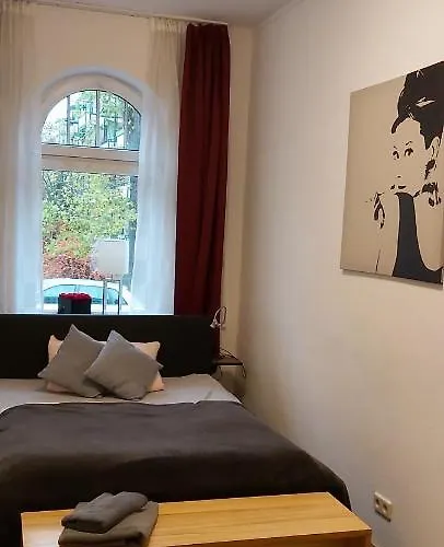 Gemuetliche Im Erdgeschoss- Jenaer Strasse Daire